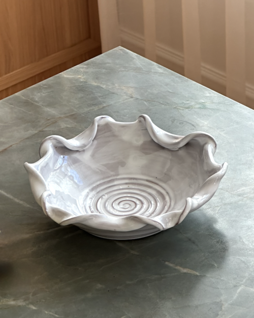 Mellem krøllet fad hvid